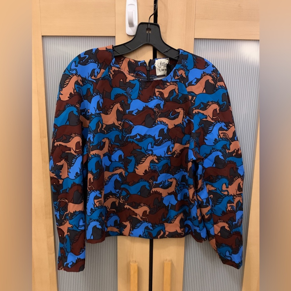 Attic and Barn horse printed blouse Size 2 NWT